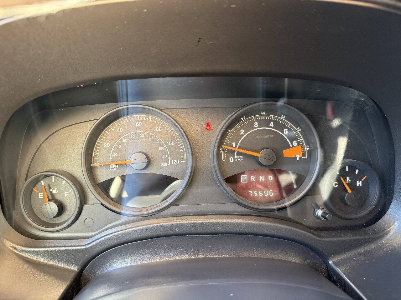 Used 2014 Jeep Patriot Latitude AWD/4WD image 10