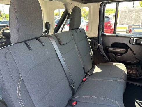 Used 2025 Jeep Wrangler Unlimited Sport AWD/4WD image 19