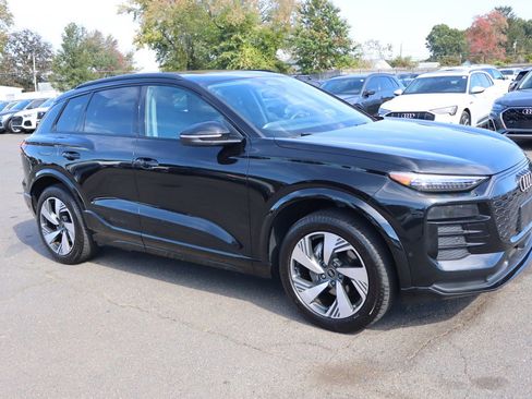 Used 2025 Audi Q6 e-tron Premium Plus image 4