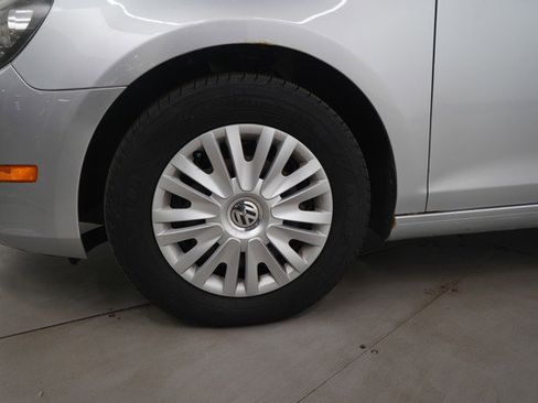 Used 2010 Volkswagen Golf 4-Door image 22