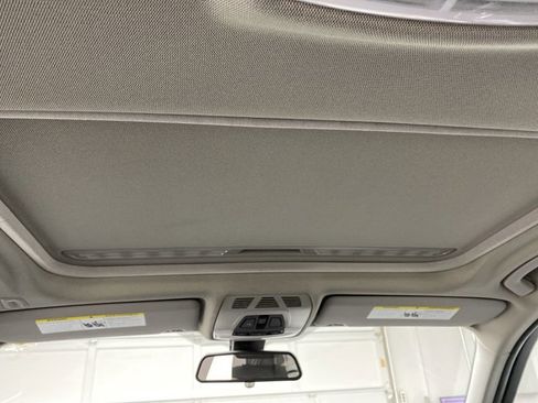 Used 2017 BMW 320i xDrive Sedan image 16