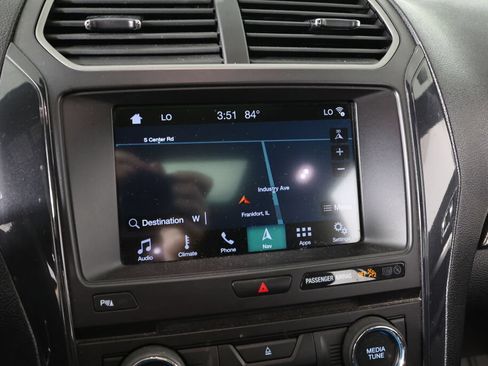 Used 2018 Ford Explorer XLT w/ Equipment Group 202A AWD/4WD image 35