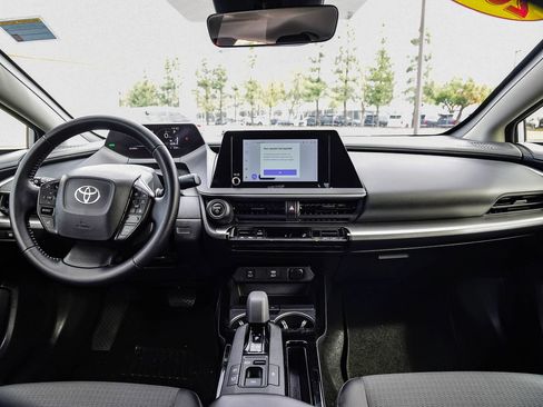 Used 2023 Toyota Prius LE image 15