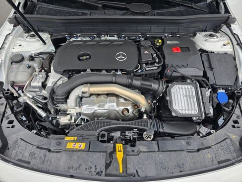 New 2026 Mercedes-Benz GLB 250 4MATIC image 10