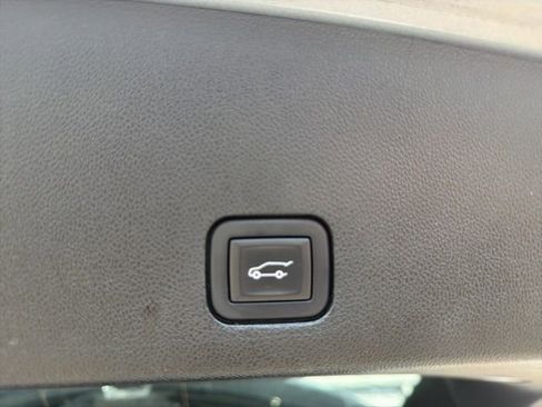 Used 2023 Cadillac XT6 Premium Luxury w/ Technology Package image 26