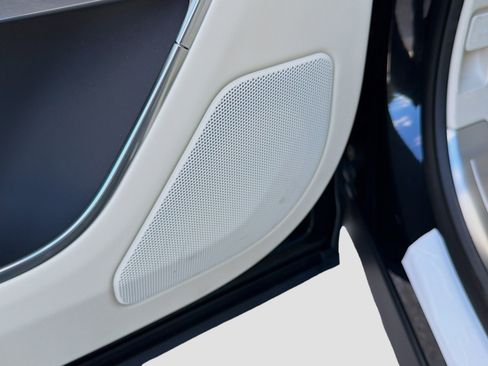 New 2026 Land Rover Range Rover Long Wheelbase SE image 25