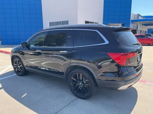 Used 2017 Honda Pilot Touring image 7