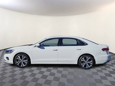 Used 2022 Volkswagen Passat 2.0T SE image 7