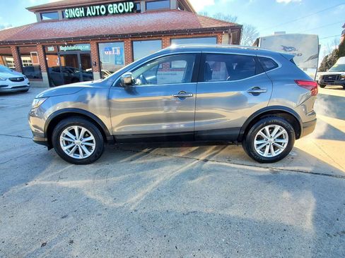 Used 2017 Nissan Rogue Sport SV image 5