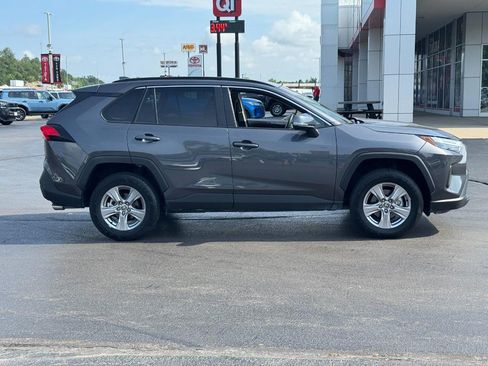 Used 2025 Toyota RAV4 XLE AWD/4WD image 2