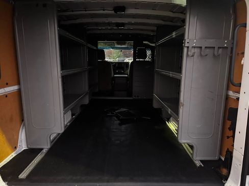Used 2018 Nissan NV 2500 SV w/ Navigation Package image 21