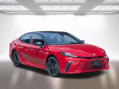 Certified 2025 Toyota Camry XSE AWD/4WD image 1