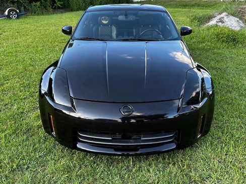 Used 2006 Nissan 350Z Touring w/ (N93) Cargo Convenience Pkg image 3