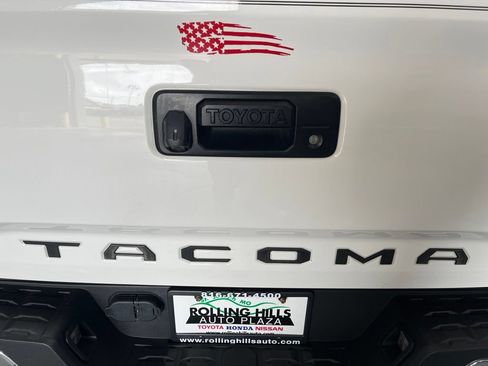 Used 2021 Toyota Tacoma TRD Off-Road AWD/4WD image 47