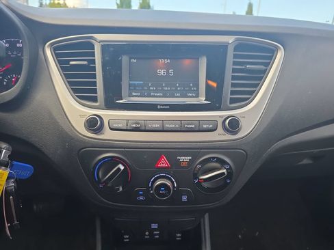 Used 2021 Hyundai Accent SE FWD image 24