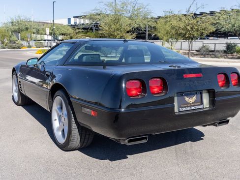 Used 1993 Chevrolet Corvette Coupe image 3