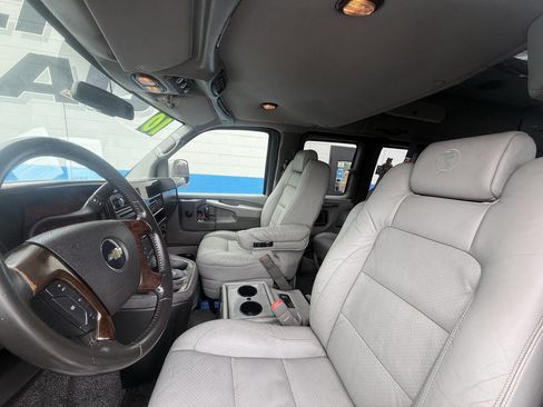 Used 2010 Chevrolet Express 2500 Extended w/ Preferred Equipment Group image 6