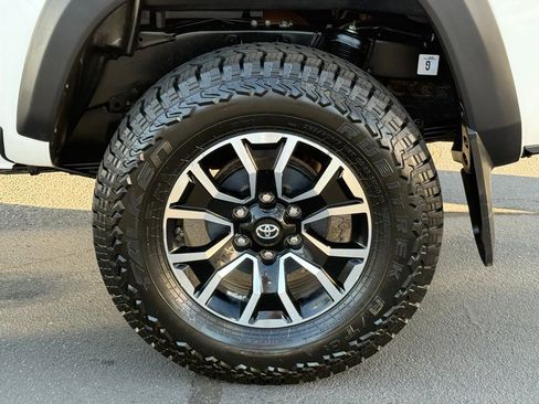 Used 2023 Toyota Tacoma TRD Sport AWD/4WD image 9