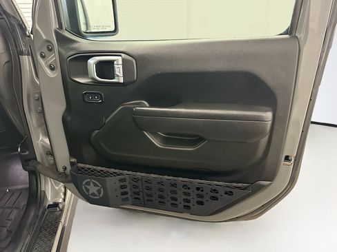 Used 2022 Jeep Wrangler Sport S image 32