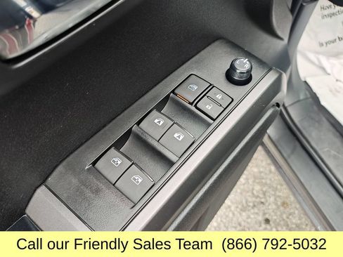 Used 2023 Toyota Tacoma TRD Off-Road AWD/4WD image 12