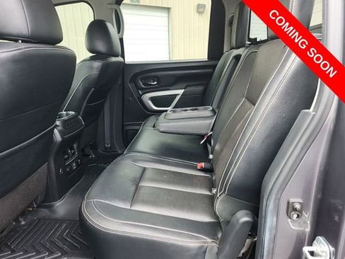 Used 2019 Nissan Titan PRO-4X w/ Pro-4x Convenience Package AWD/4WD image 8