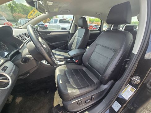 Used 2013 Volkswagen Passat 2.5 SE FWD image 18