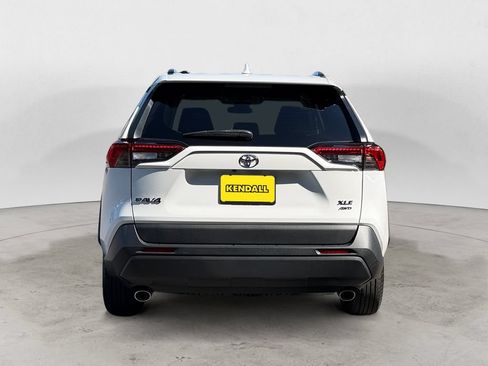 Used 2022 Toyota RAV4 XLE AWD/4WD image 4