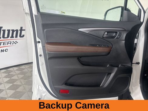 Used 2024 Honda Passport EX-L image 9