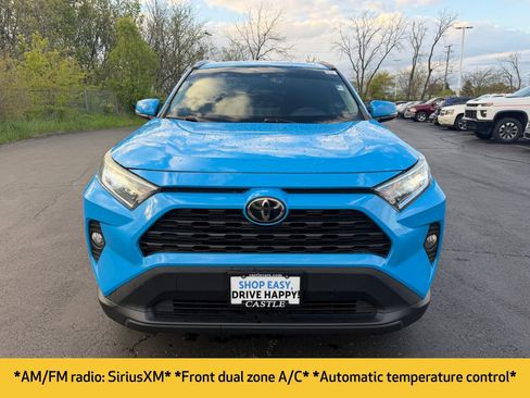 Used 2021 Toyota RAV4 XLE AWD/4WD image 2