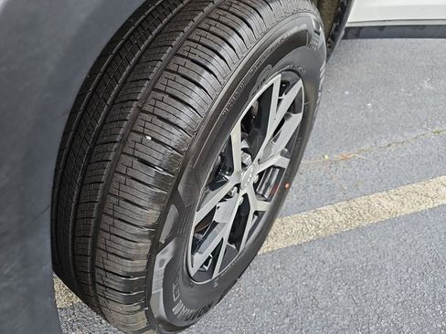 Used 2023 Jeep Grand Cherokee L Limited image 32