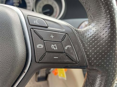 Used 2014 Mercedes-Benz C 250 Sedan image 19
