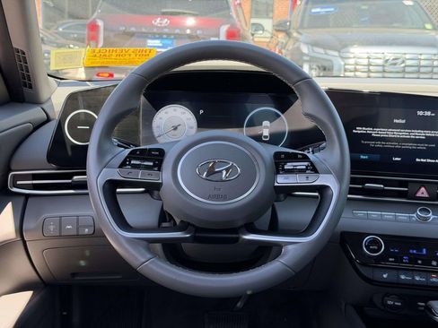 Certified 2023 Hyundai Elantra SEL w/ Convenience Package FWD image 15