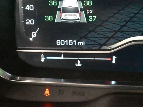 Used 2023 GMC Yukon XL SLT image 38