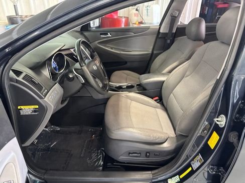 Used 2012 Hyundai Sonata SE w/ Navigation & Sunroof Pkg FWD image 28