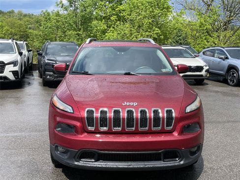 Used 2016 Jeep Cherokee Latitude w/ Comfort/Convenience Group AWD/4WD image 8