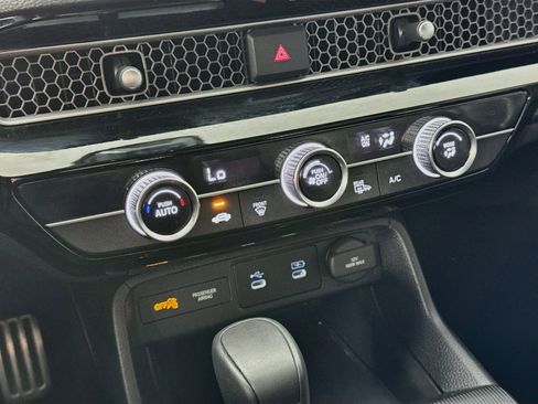 Certified 2025 Honda Civic Sport image 15