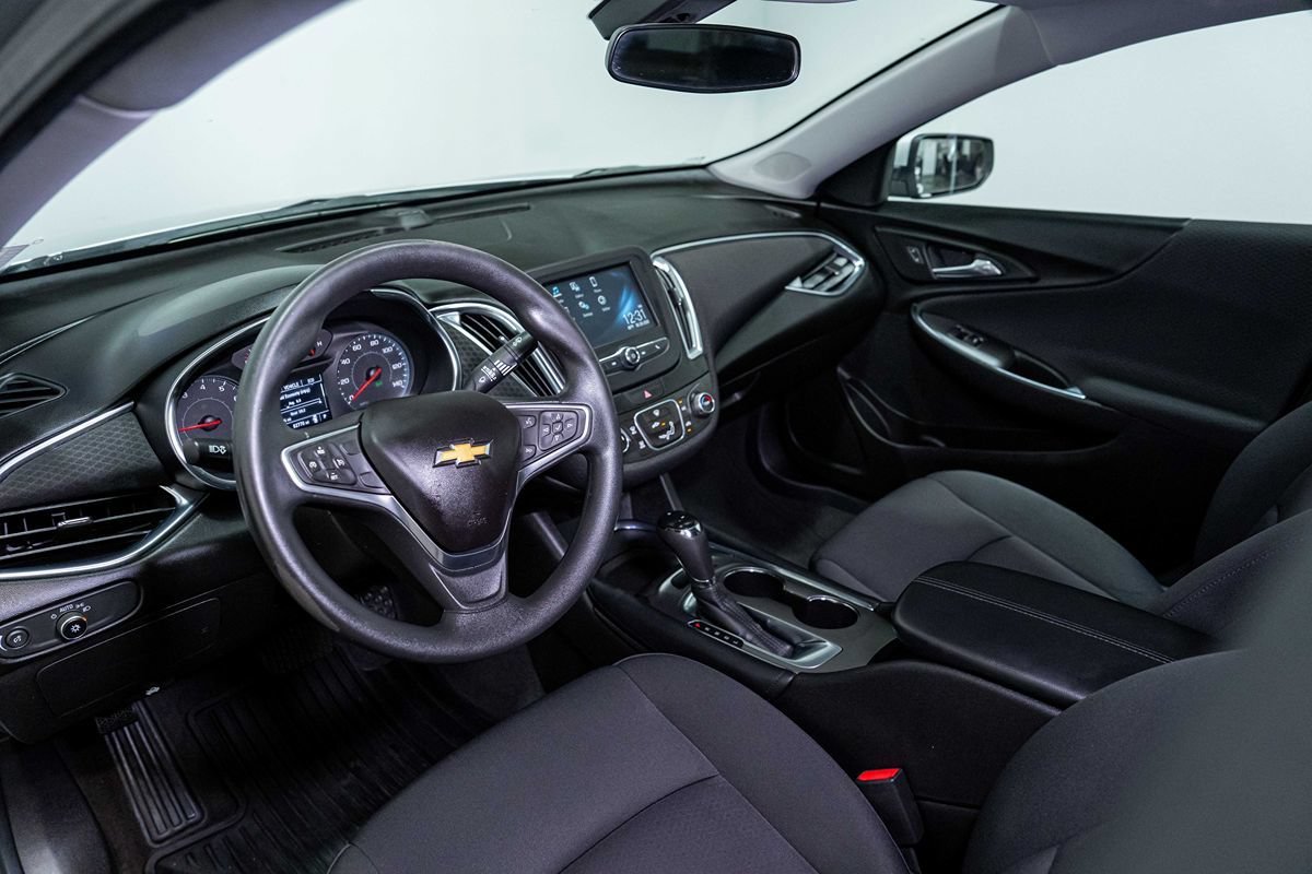 Used 2018 Chevrolet Malibu LT FWD image 14