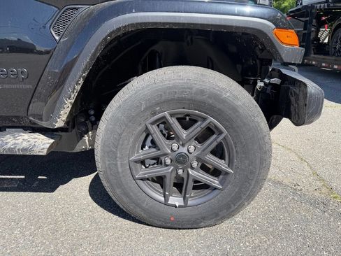 New 2026 Jeep Gladiator Sport AWD/4WD image 27