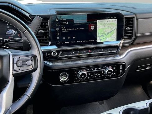 Used 2023 GMC Sierra 1500 Elevation image 9