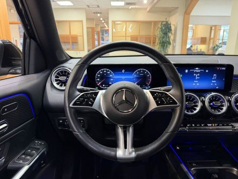 Used 2024 Mercedes-Benz GLB 250 image 8
