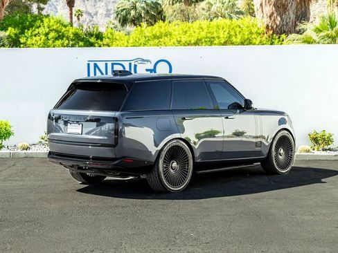 Used 2024 Land Rover Range Rover Autobiography image 6