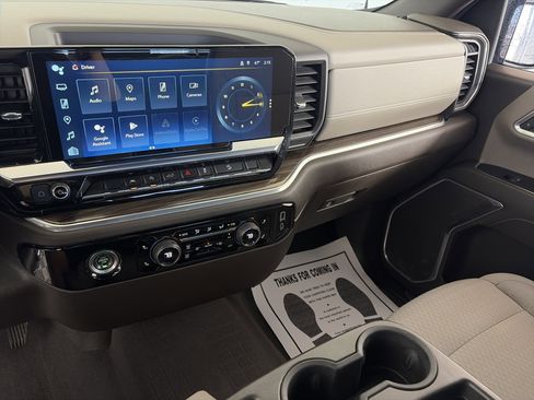 Used 2022 Chevrolet Silverado 1500 LT image 4