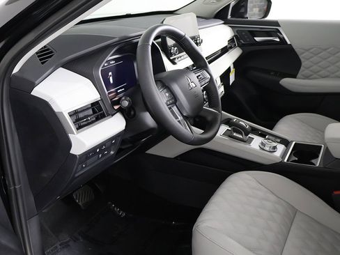 New 2025 Mitsubishi Outlander SEL image 29