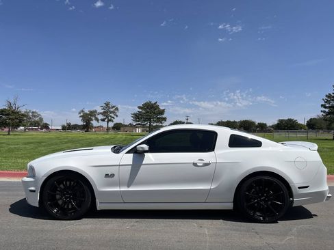 Used 2013 Ford Mustang GT Premium w/ Security Pkg RWD image 2