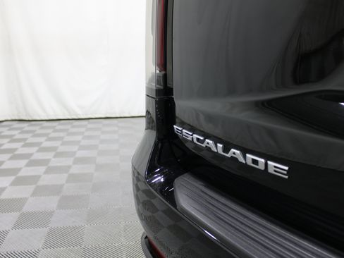 Used 2023 Cadillac Escalade ESV Sport Platinum AWD/4WD image 33