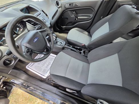 Used 2017 Ford Fiesta S FWD image 3