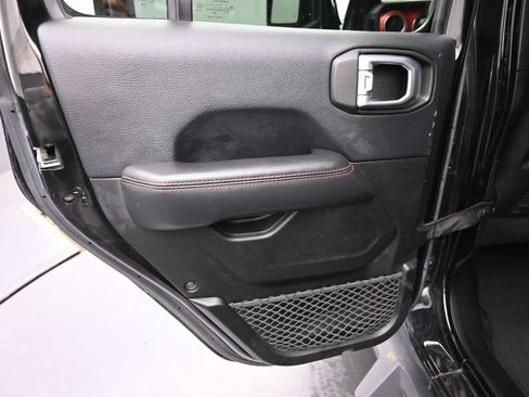 Used 2018 Jeep Wrangler Unlimited Rubicon w/ Dual Top Group AWD/4WD image 20
