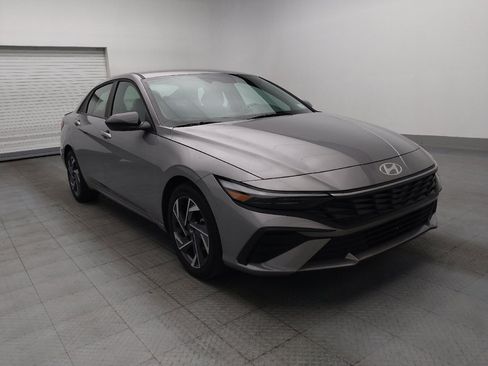 Used 2025 Hyundai Elantra Sport FWD image 13