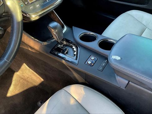 Used 2015 Toyota Avalon XLE Touring image 16