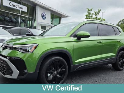 Certified 2025 Volkswagen Taos SE w/ Panoramic Sunroof Package